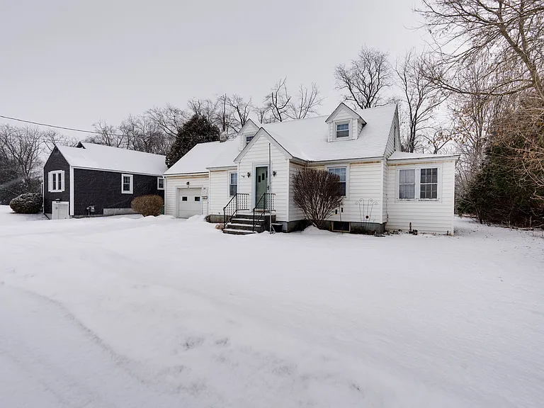 6 Lawrence Ave — Photo 17