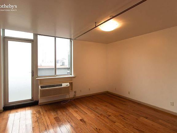 4th image of 1635 Lexington Ave APT 7E