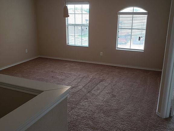 4th image of 1108 Northampton St