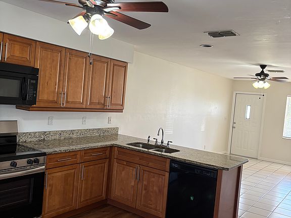 3rd image of 419 SE 23rd Pl