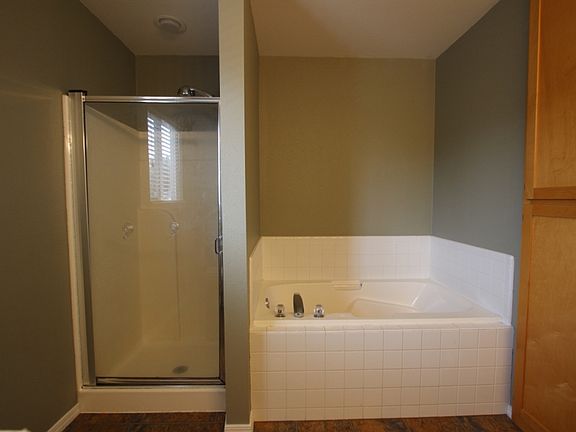 4th image of 1317 N Crestmont Dr