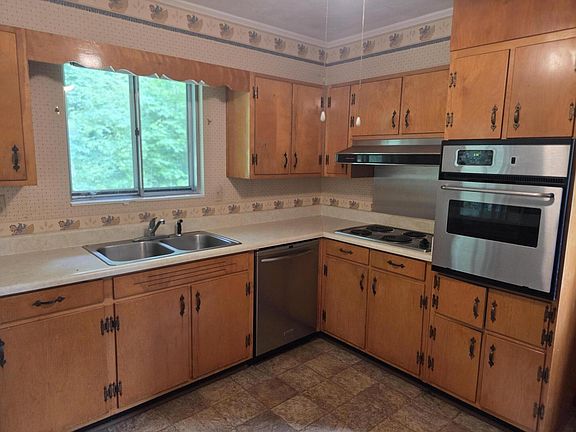 5th image of 3685 Stone Dr SE