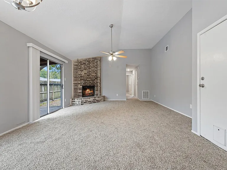 22101 Moss Falls Ln — Photo 4