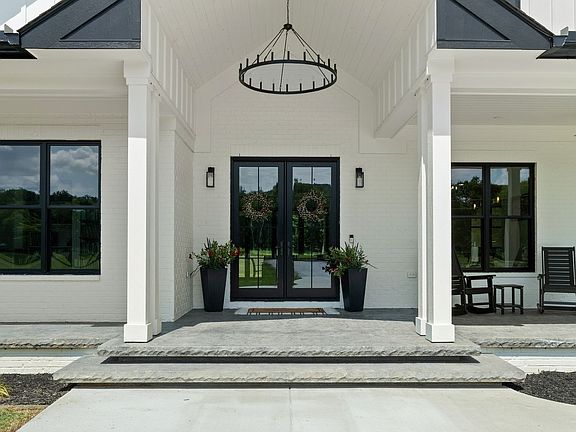 3rd image of 150 Scenic Cir