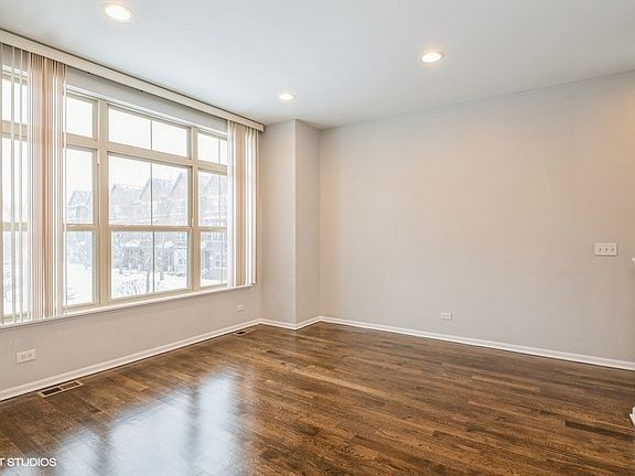 2nd image of 266 W Alpine Springs Dr