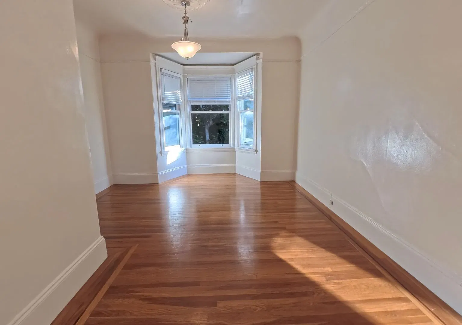 Spacious 2BD/1BA (Flex 3) in Lower Haight | San Francisco — Photo 1