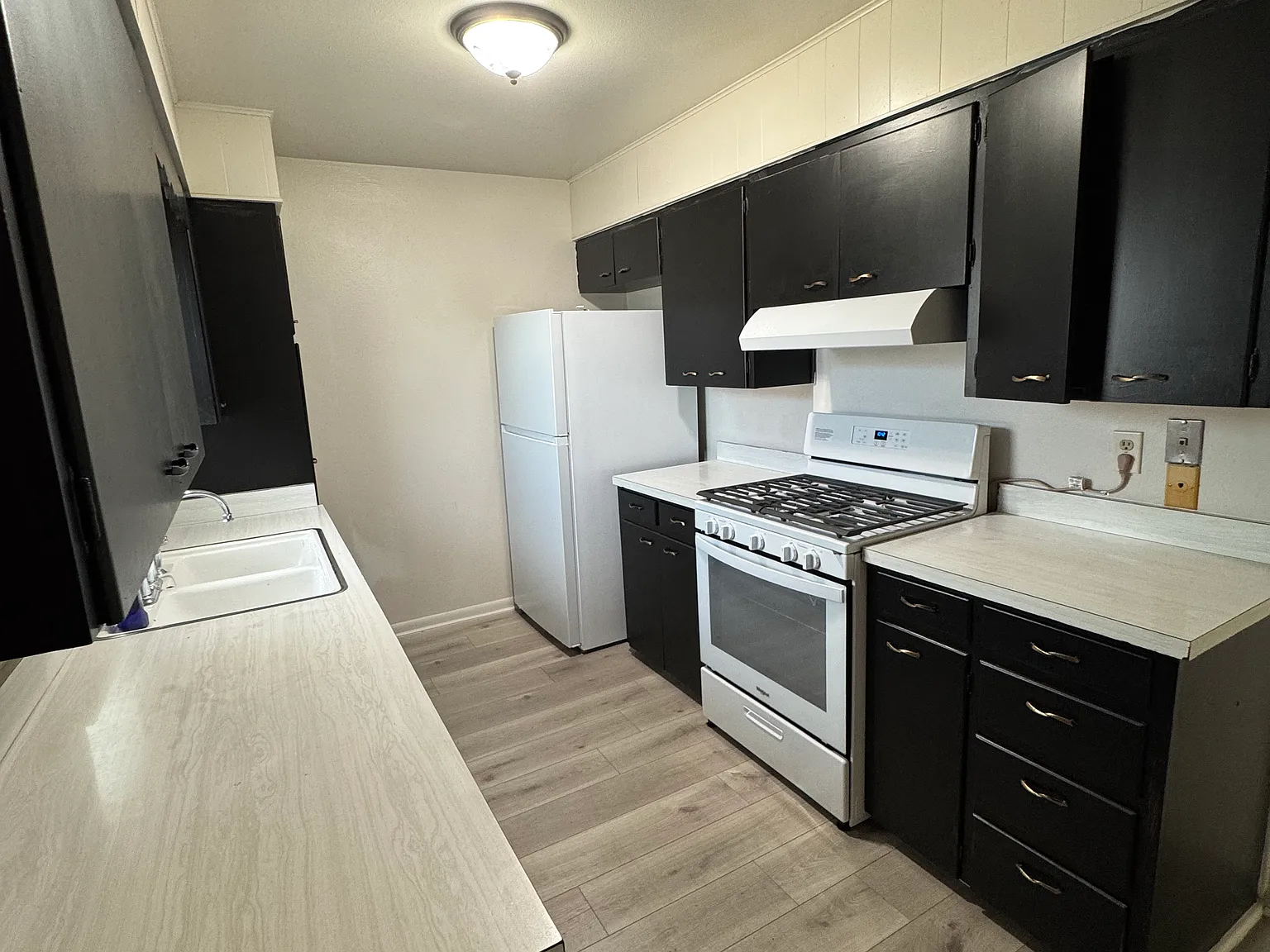2 bed, $925 — Photo 2