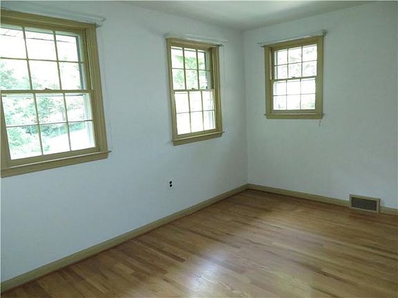 All bedroom have windows and hardwood floors