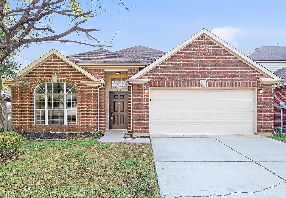 802 Lake Bridge Dr