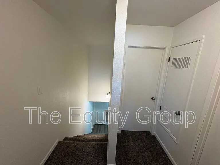 1469 Ben Franklin Ave — Photo 23