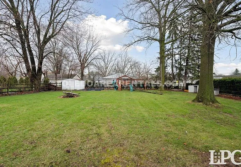 391 Perry Dr — Photo 44