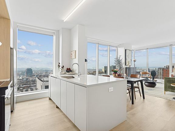4th image of 17 Hanover Pl #Penthouse 1d