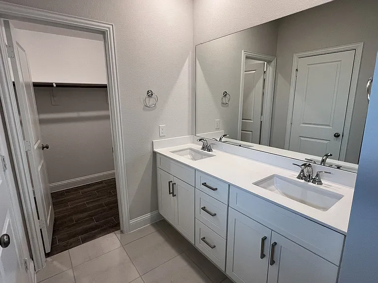 712 Palazzo Pl — Photo 16