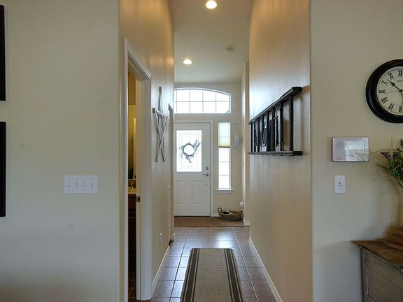 4th image of 440 Larchmont Dr SE