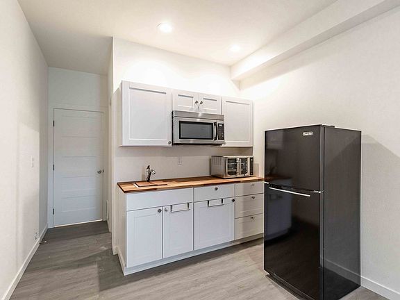 4th image of 314 S Asbury St #2