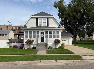103 E Clark St, Calmar, IA 52132