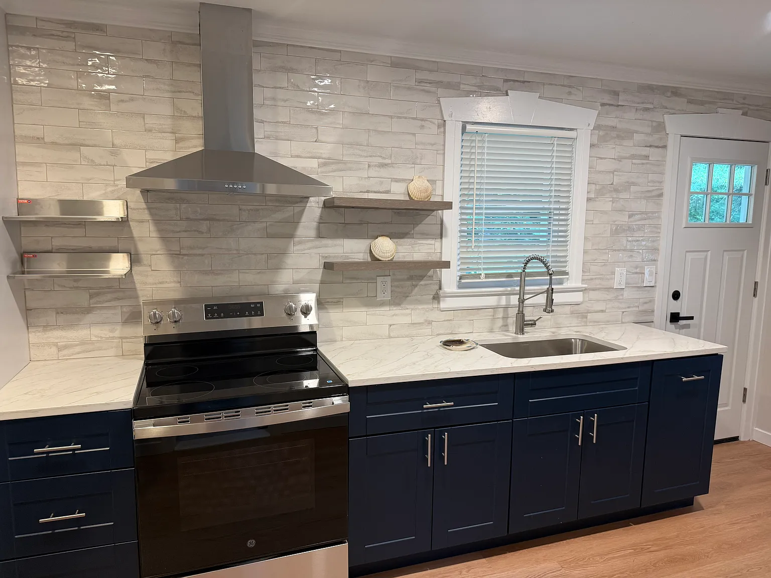 2 bed, 875 sqft, $3,100 — Photo 3