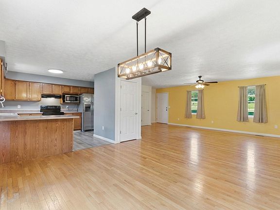 5th image of 416 Angel Rd