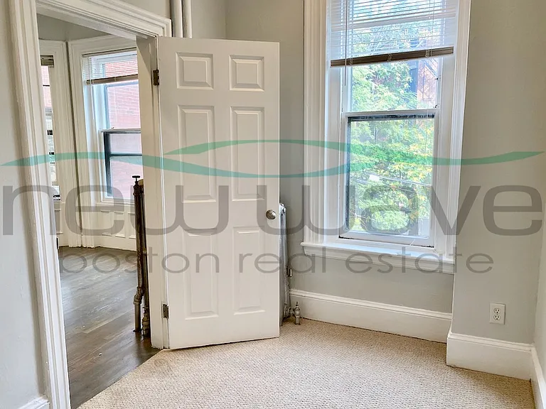 225 Newbury St #5 — Photo 10