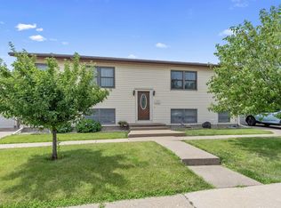 1203 Kirstin Ct APT 1, Muscatine, IA 52761