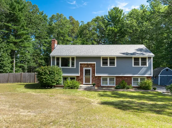 7 Currier Drive, Londonderry, NH 03053