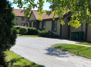 1369 Bristol Ln, Buffalo Grove, IL 60089