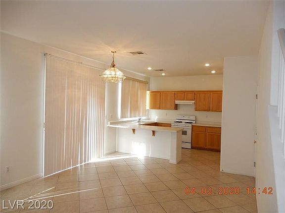 4th image of 2687 Spruce Creek Dr