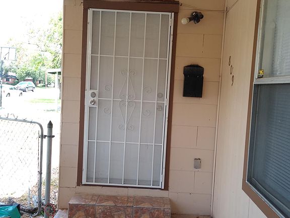 5th image of 809 W Henrietta Ave