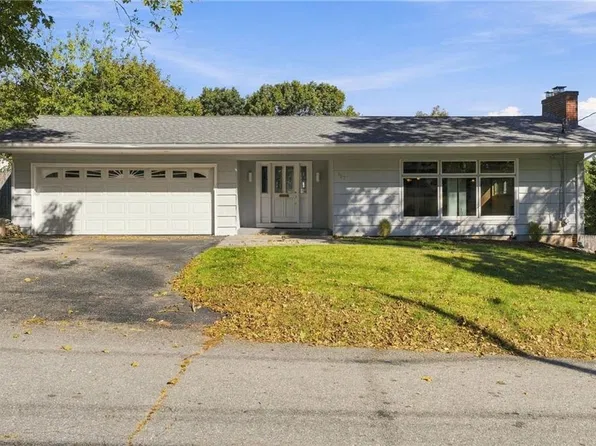 157 Shenandoah Rd, Warwick, RI 02886