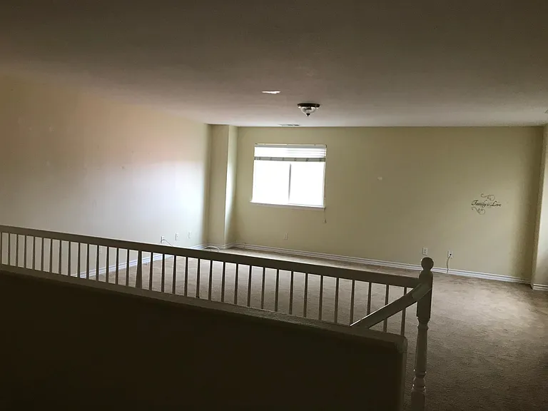 38099 Floricita St — Photo 6