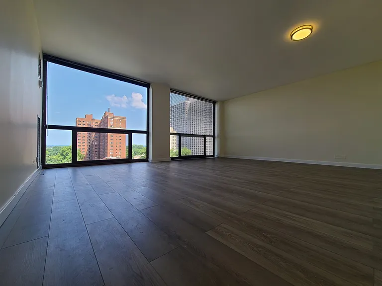 4343 N Clarendon Ave #1012 — Photo 3