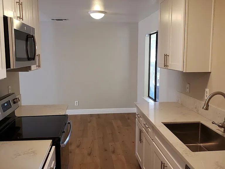 1395 Nord Ave — Photo 1