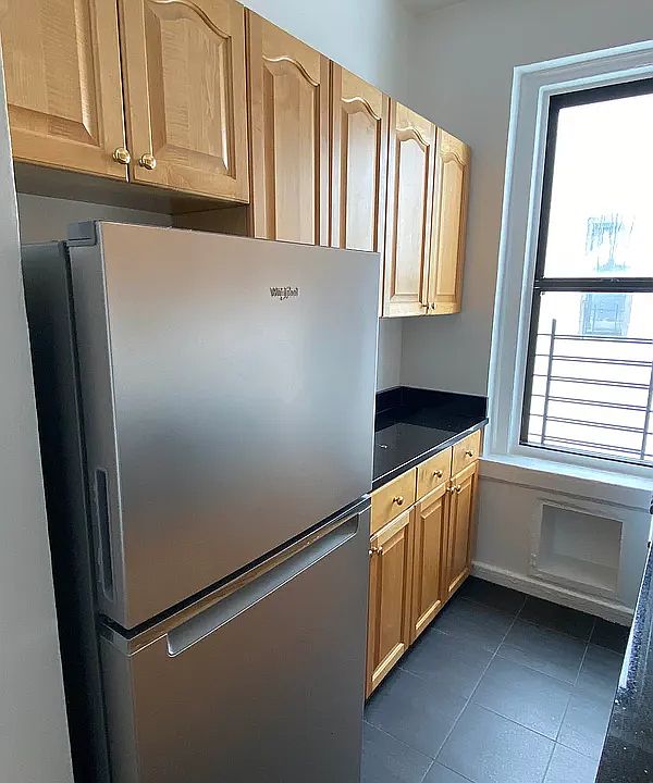2nd image of 2860 Buhre Ave APT 6J