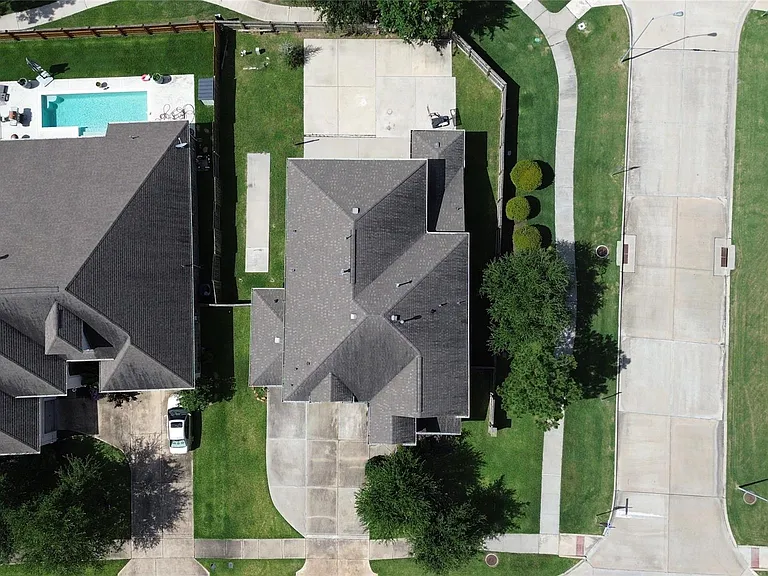 8002 Mesquite Hill Ln — Photo 33