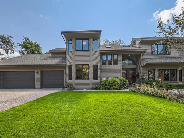 9647 Wyoming Ter, Bloomington, MN 55438