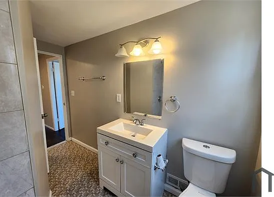 1008 Foxridge Ln — Photo 24