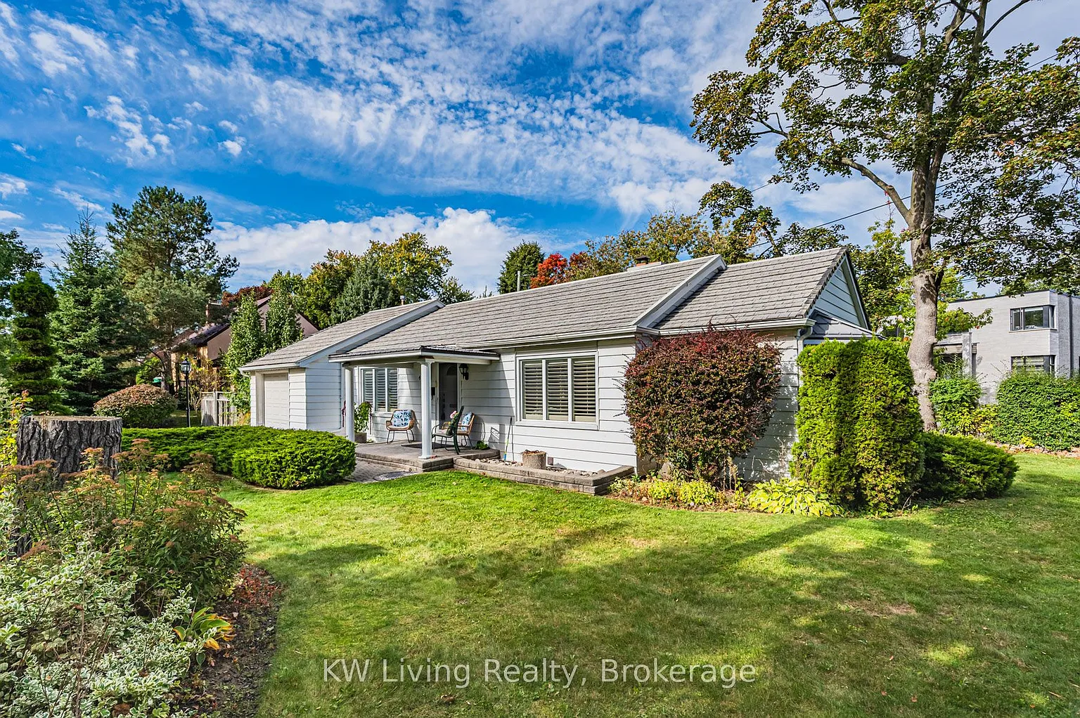 43 Maple Ave S photo 1