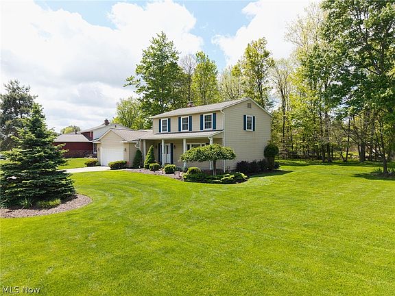 3rd image of 8152 Twin Oaks Dr