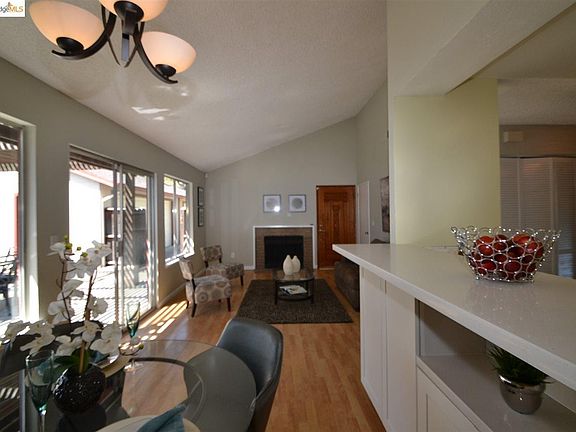 3rd image of 4385 Golf Dr