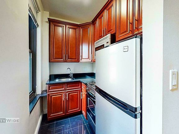 3rd image of 150 W 47th St #1D
