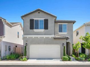 1381 E Via Viola Way, Fresno, CA