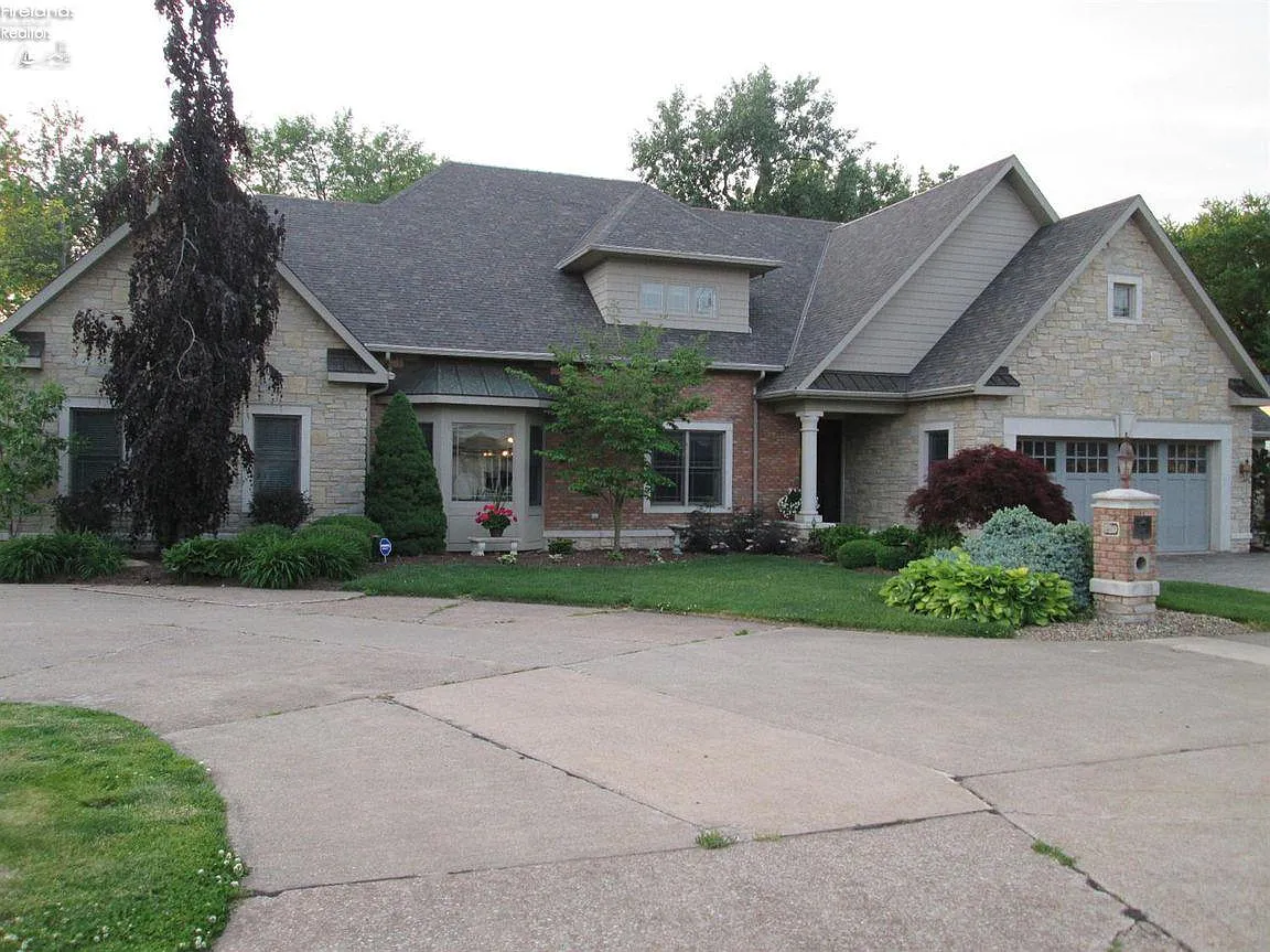 129 Greenbrier Ln photo 1