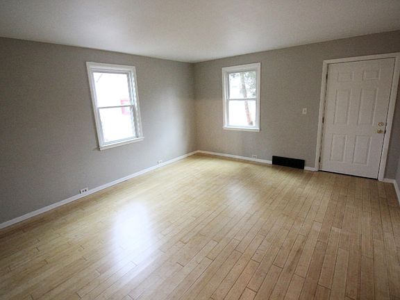 3rd image of 204 E Ave N