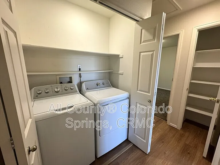 235 Ellers Grv — Photo 11