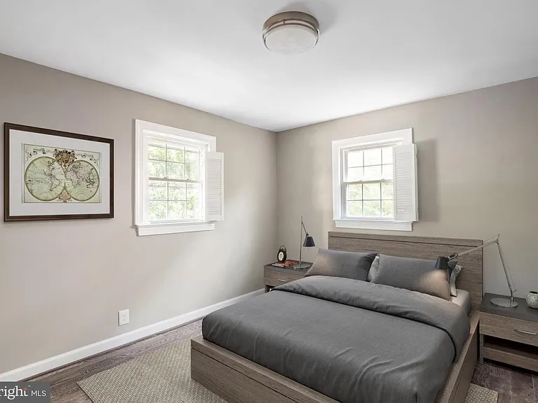 2617 E Maple St — Photo 4