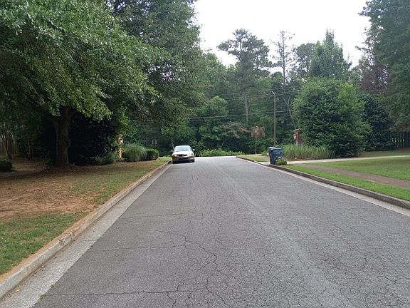 5th image of 466 Chatfield Pointe NW