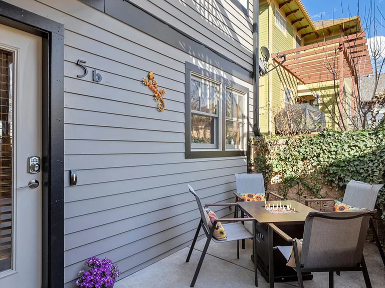 415 Mason Ct #5B — Photo 26