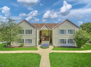 158 Falcon Ridge Way BLDG 15 #158, Hamburg Boro, NJ 07419