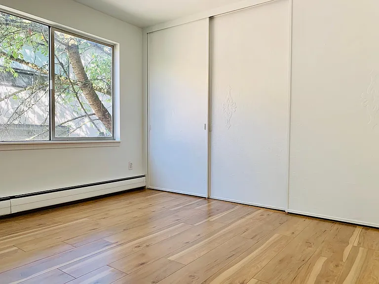 523 E Denny Way #10 — Photo 9