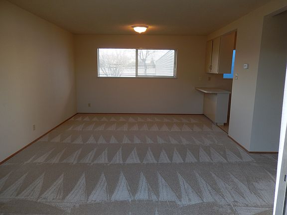 4th image of 32 Highland Ave
